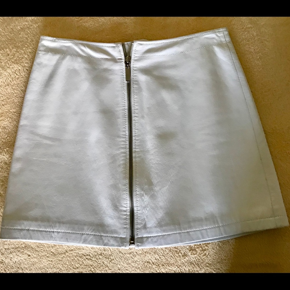 DKNY Quality White leather miniskirt fully lined! Perfect for every season.